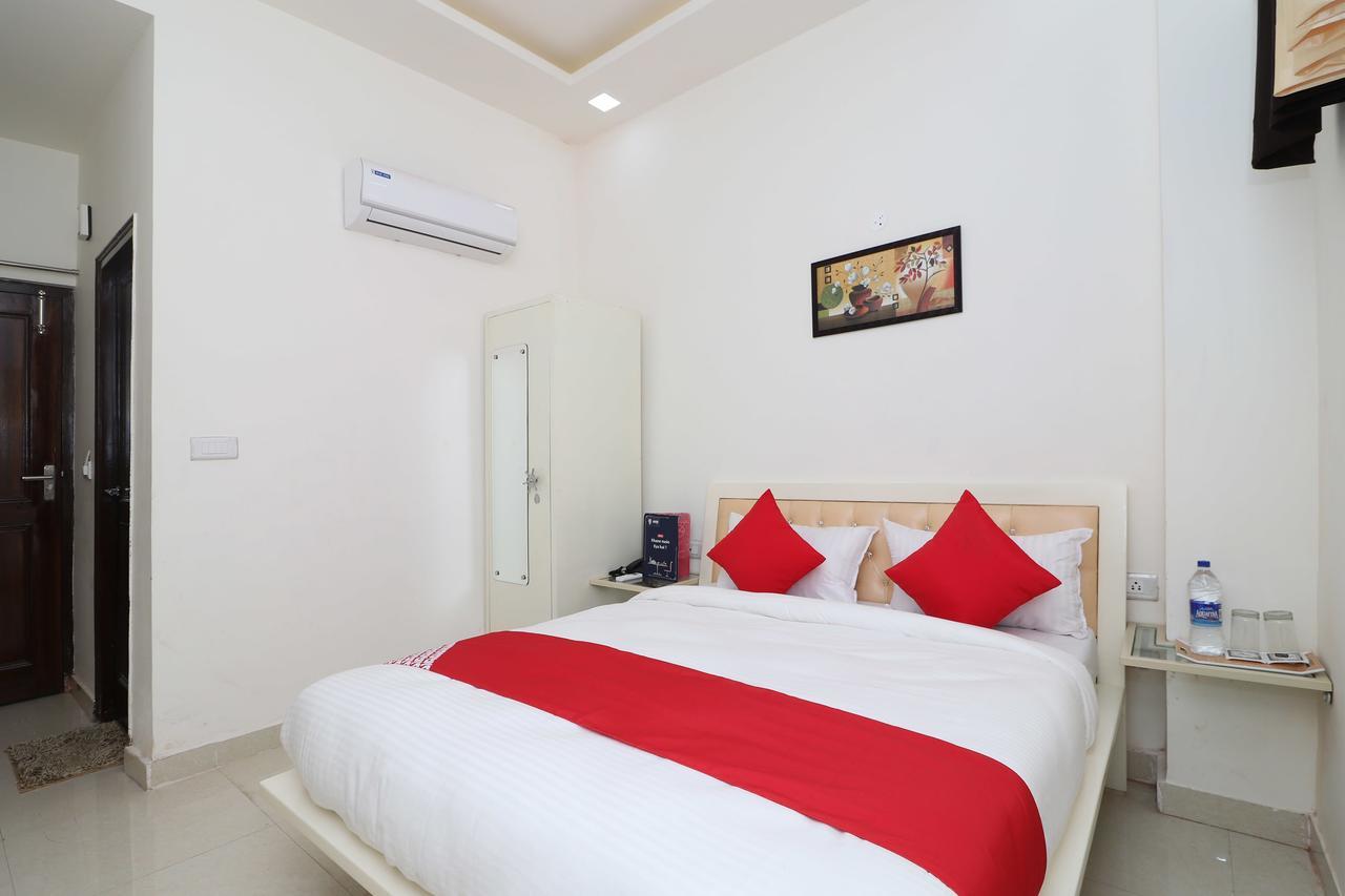 Oyo 13406 Hotel Golden Leaf Барейли Екстериор снимка