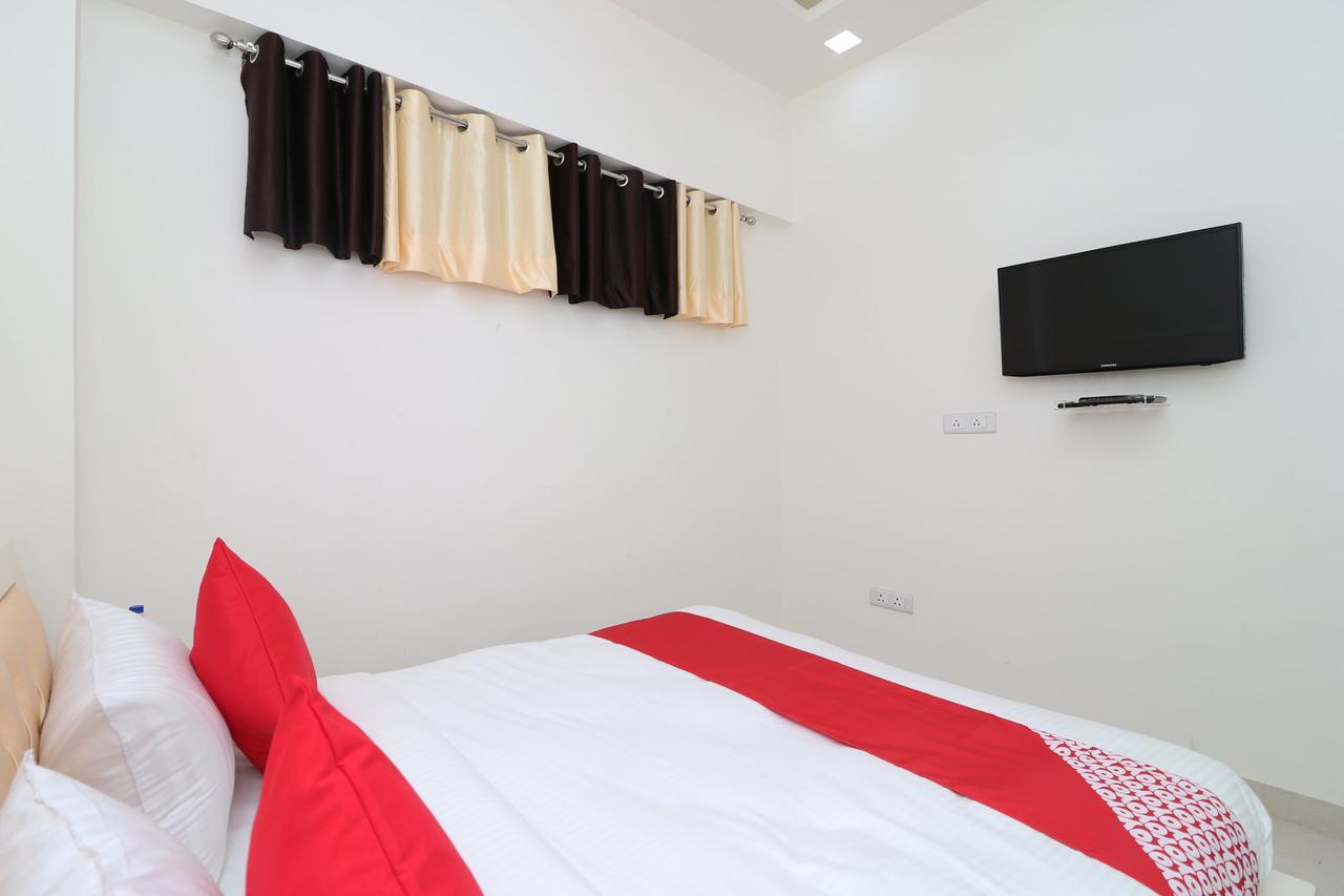 Oyo 13406 Hotel Golden Leaf Барейли Екстериор снимка