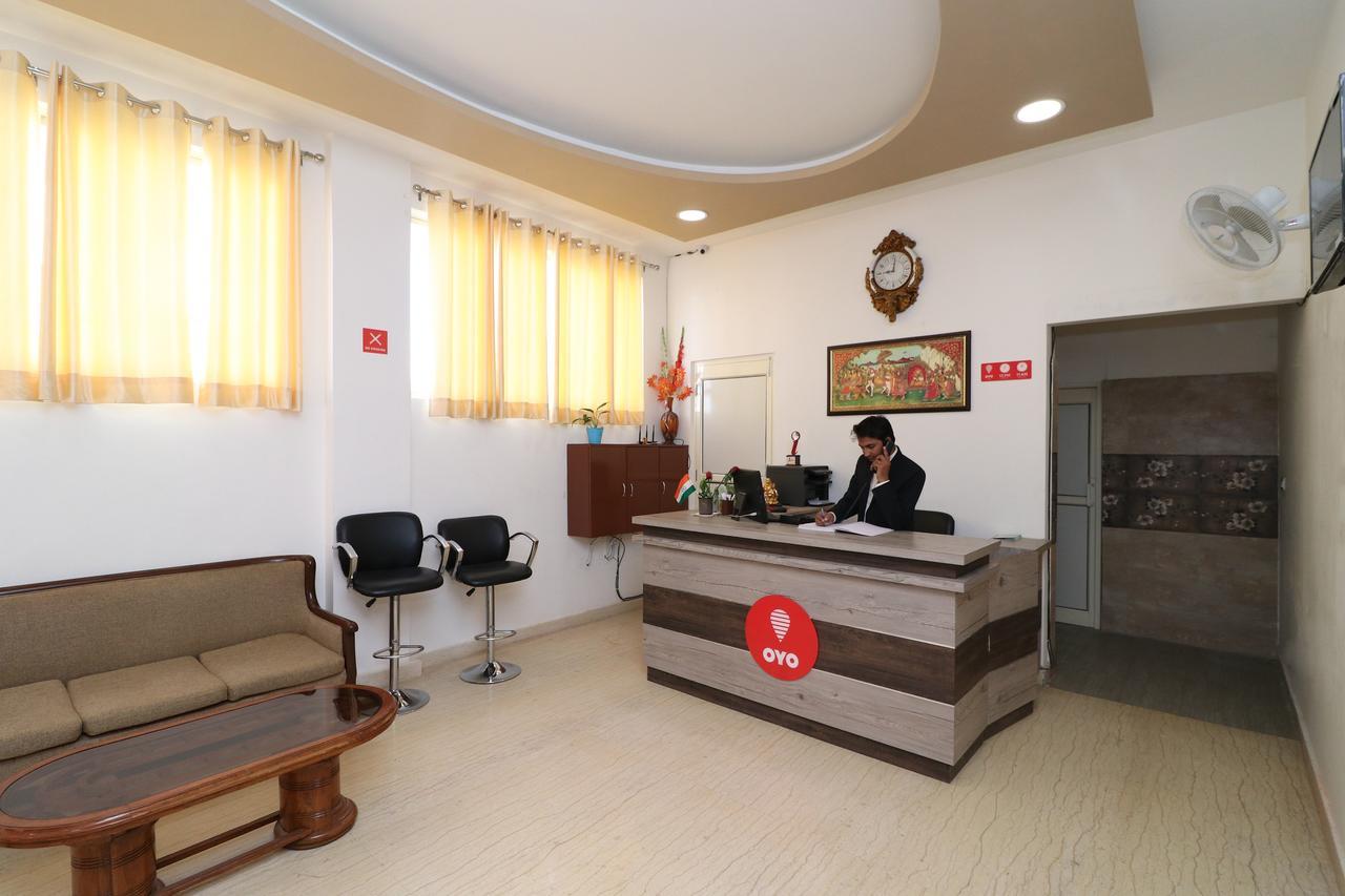Oyo 13406 Hotel Golden Leaf Барейли Екстериор снимка
