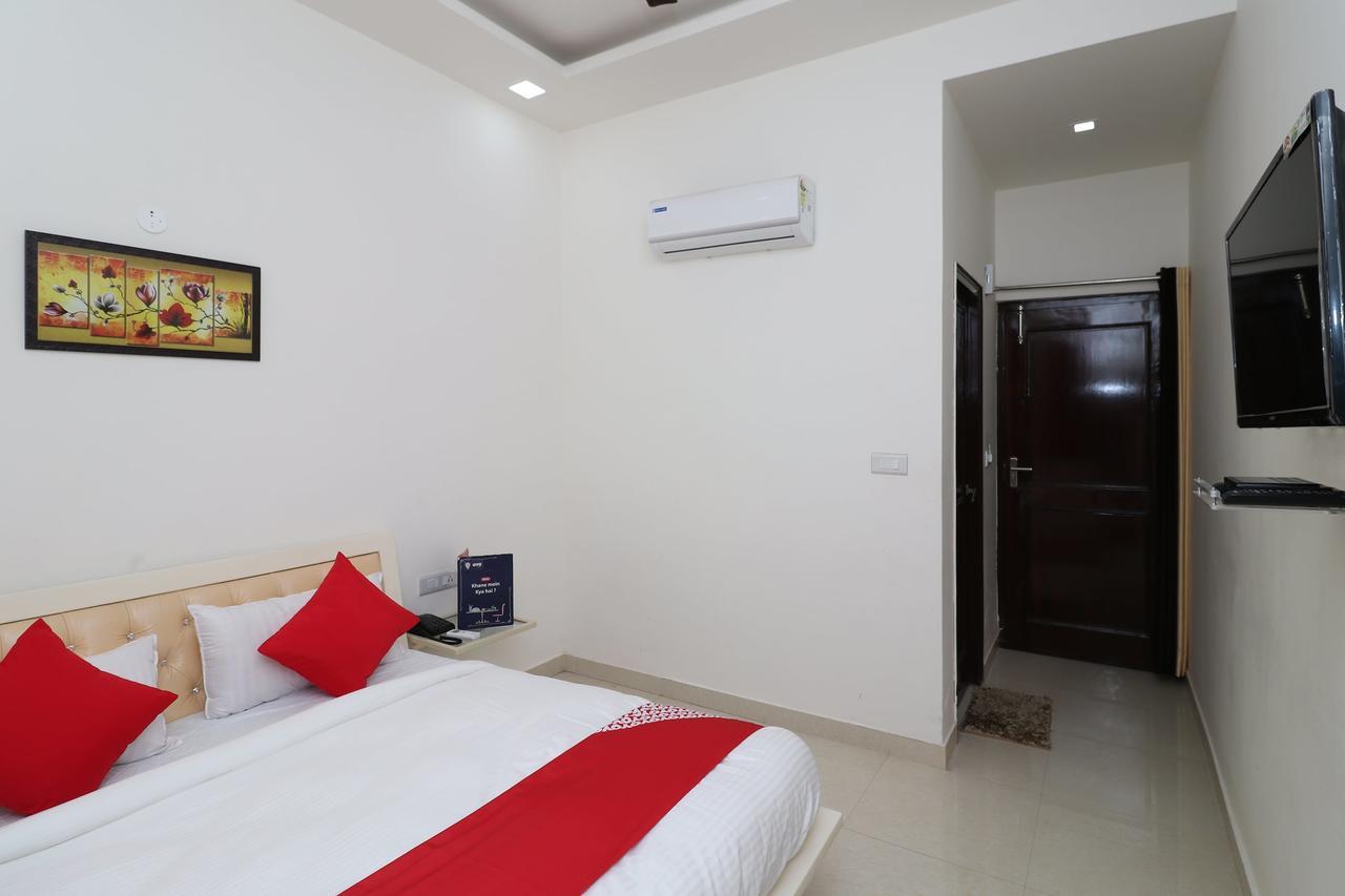 Oyo 13406 Hotel Golden Leaf Барейли Екстериор снимка